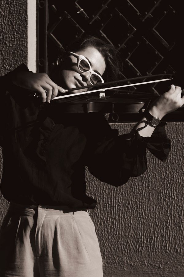 Hana Sato performing